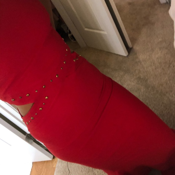 Red Dress - Picture 6 of 7